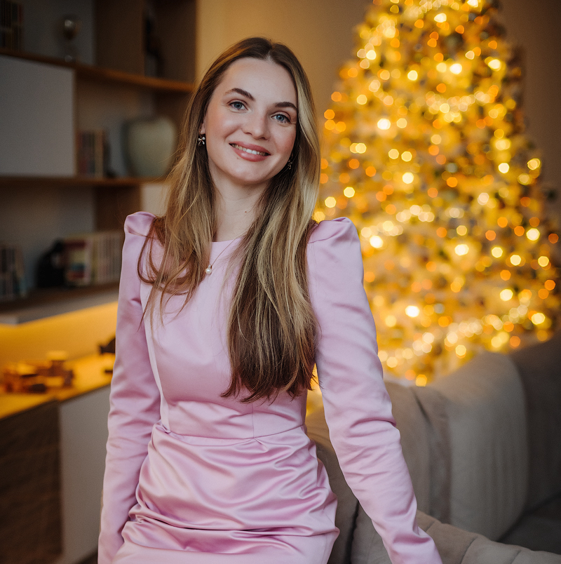 Анна Леонтьева